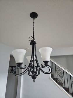 Ceiling light fixture