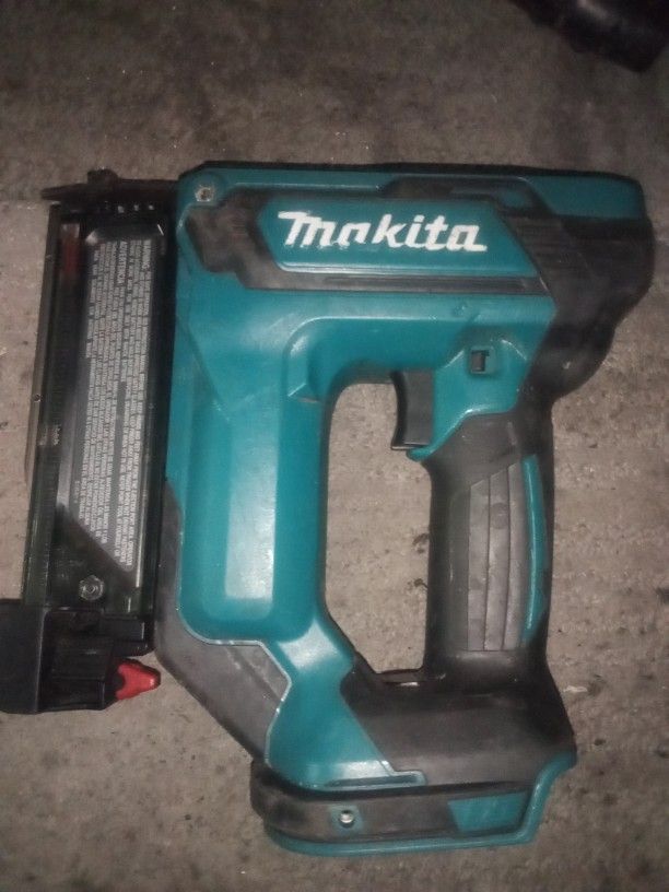Makita 18V Pin Nailer (Tool Only)