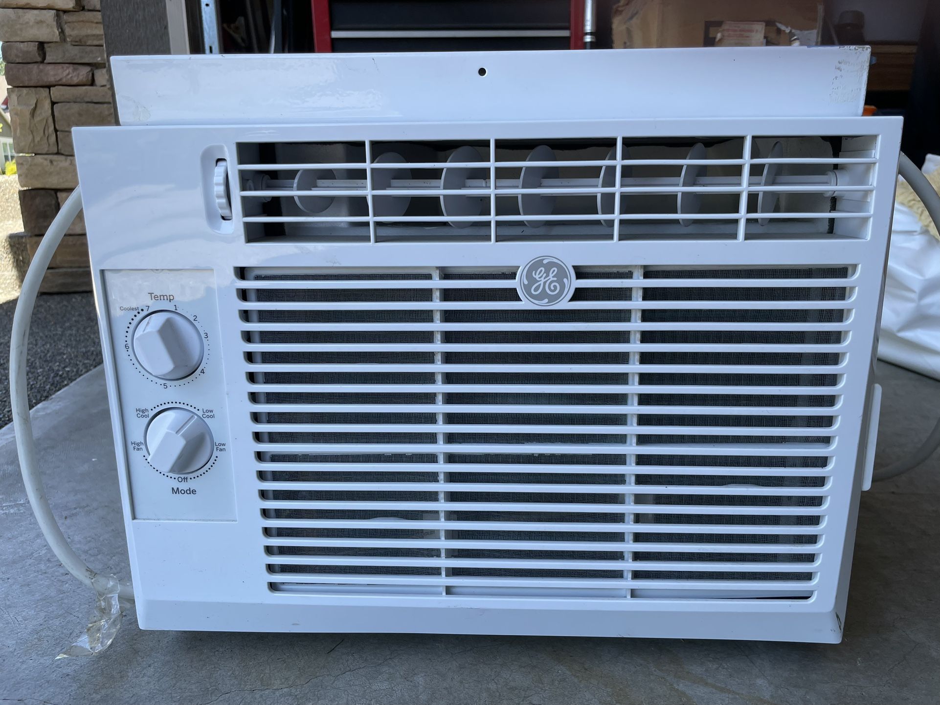 GE Window air conditioner