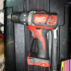 Milwaukee M18 FUEL 1/2” Hammer Drill/Driver