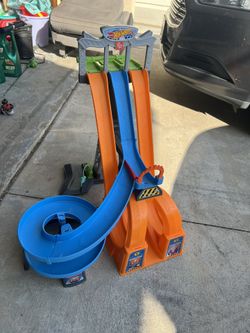 Hot Wheels Race Track Tower
