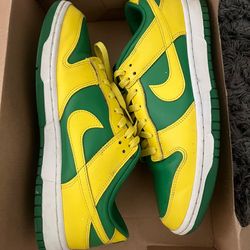 Size 10.5 Nike dunks