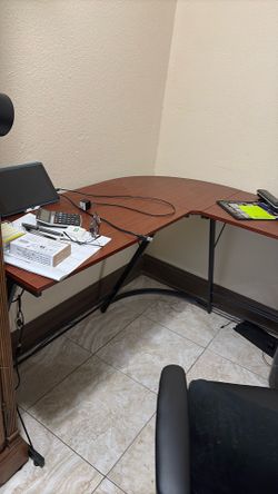 L shaped desk