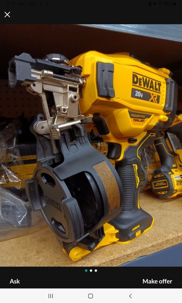 DeWalt 20V Max Lithium Ion 15 Degree Cordless Roofing Nailer. Tool Only