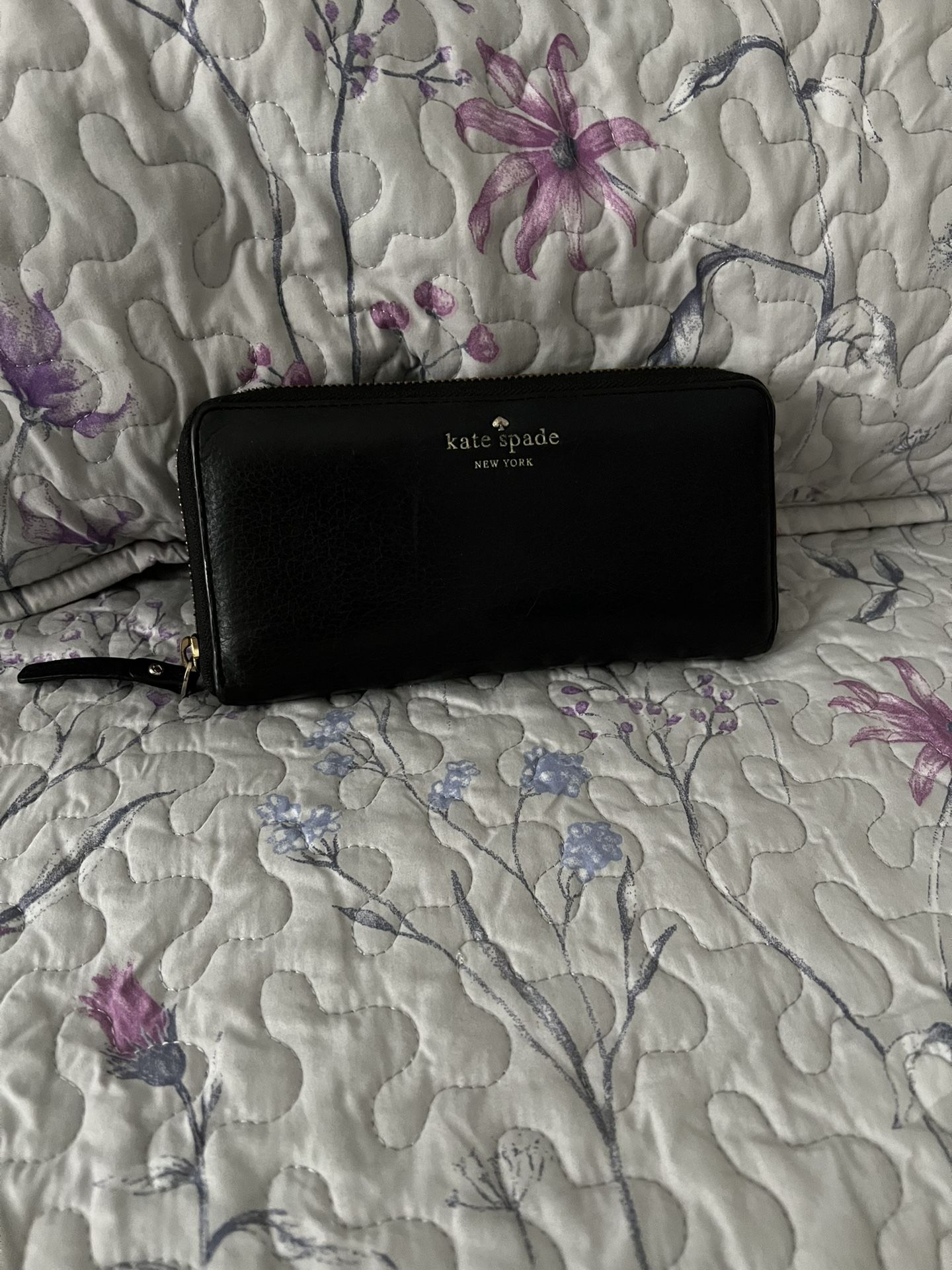 Kate Spade Black Leather Wallet In Excellent Condition