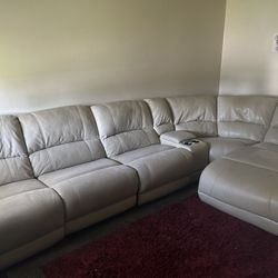 Movie Theatre Sectional/Couch/Recliner/32in Roku Flatscreen