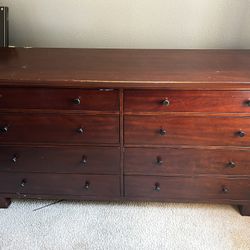 Dresser