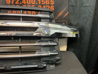 CHEVY SILVERADO 2500 HIGH COUNTRY 2020-2023 GRILLE with CAMERA OEM