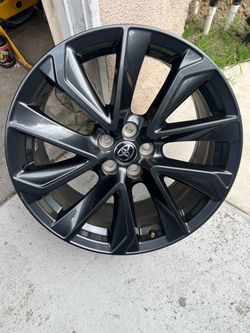 Single Toyota Corolla rim 18” oem new Condition ( one wheel only )( Solamente Un 1 Rin ) Como Nuevo