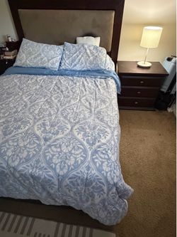 Free queen bed with nightstand