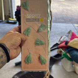 Spritz Garland (Light Green/Teal)