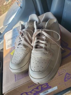 Size 11 nike air force react semi new