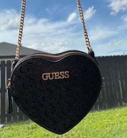 GUESS CROSBODY / shoulder bag ✨
