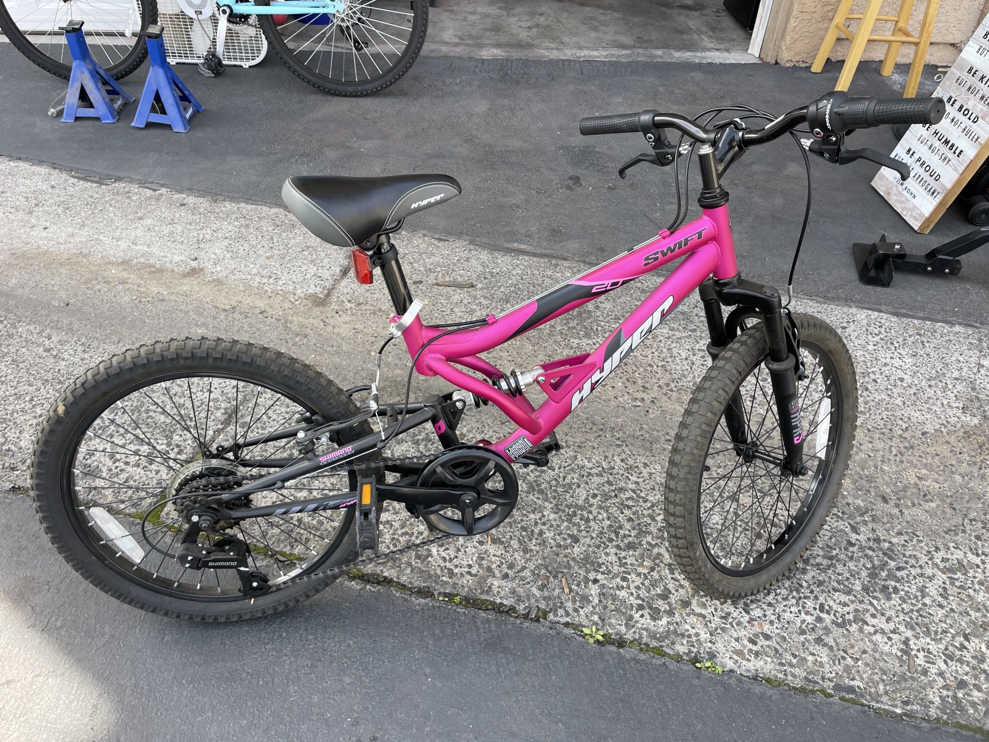 Girls Swift Hyper 20 Inch Mountain Bike