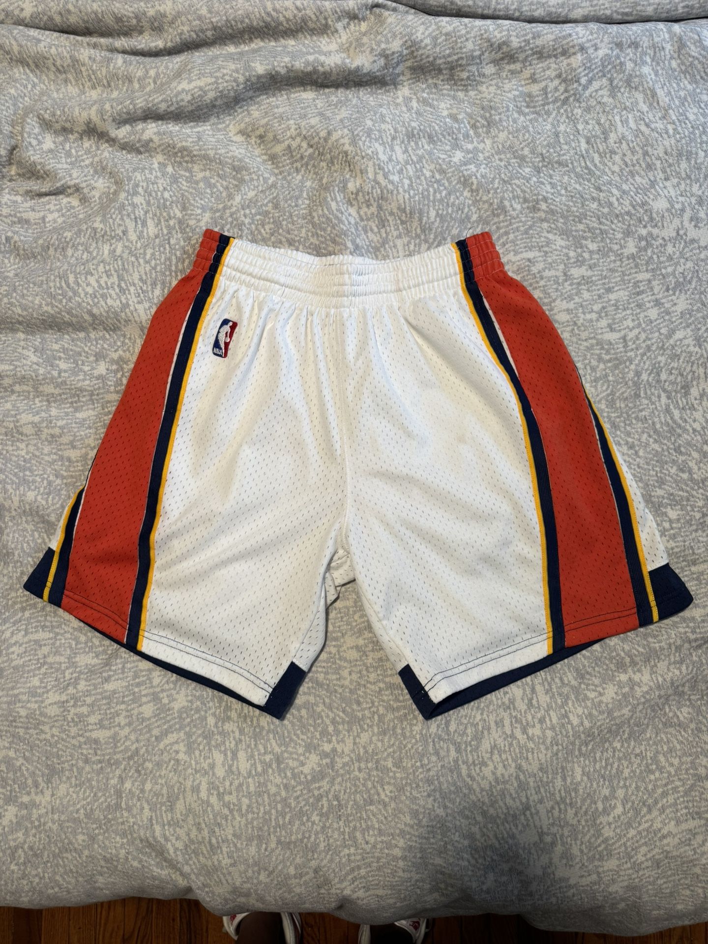 Mitchell & Ness Warriors Swingman Shorts, Size L