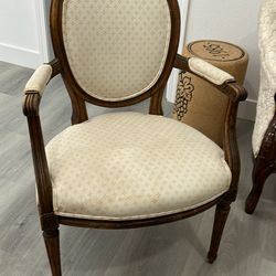 Small antique  chair / silla antigua