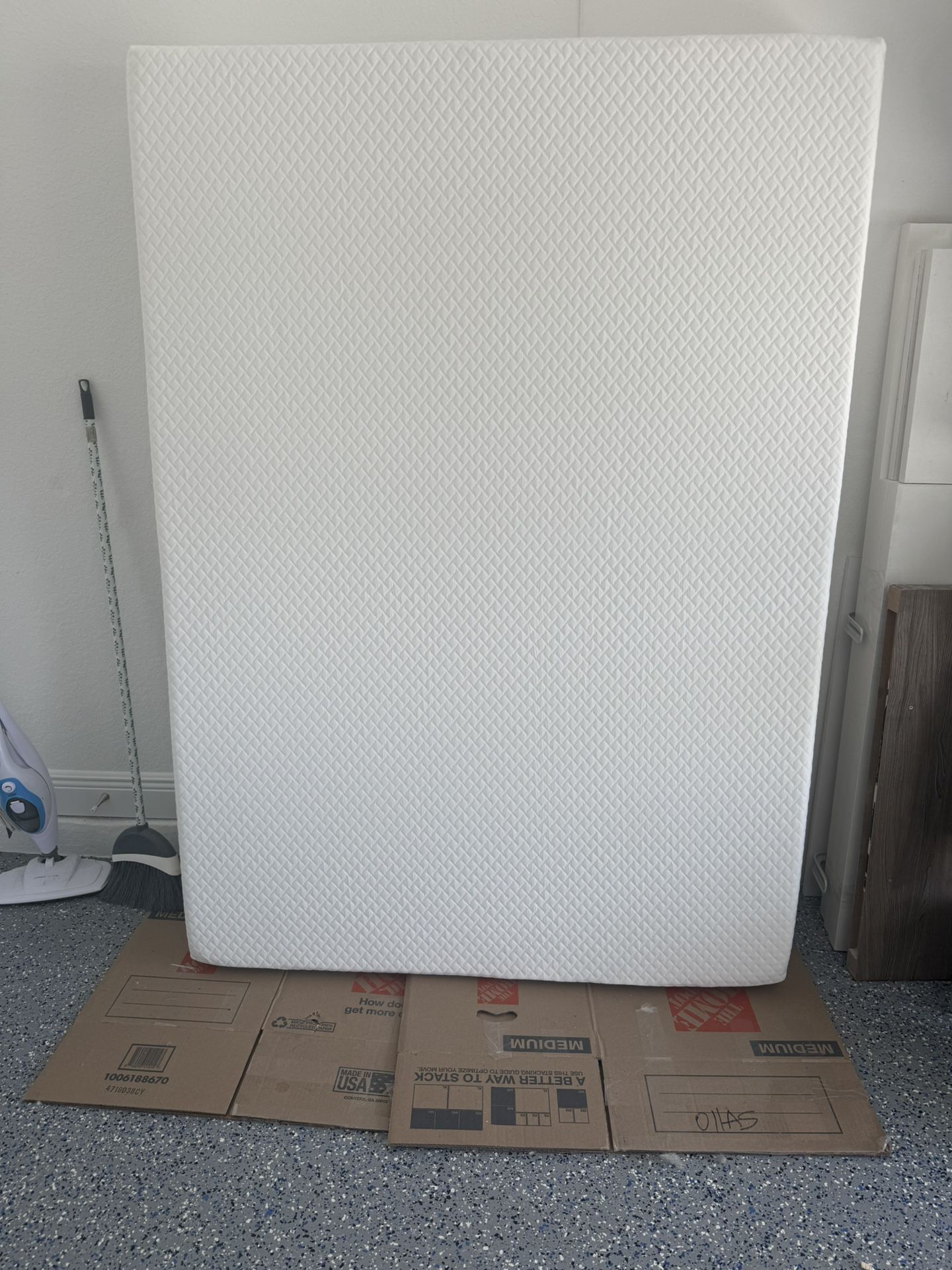 Must Go This Weekend. Memory Foam Mattress 