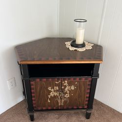 Corner table with shelving
