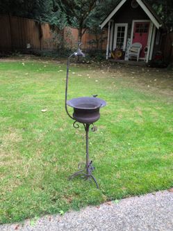 Adorable plant stand