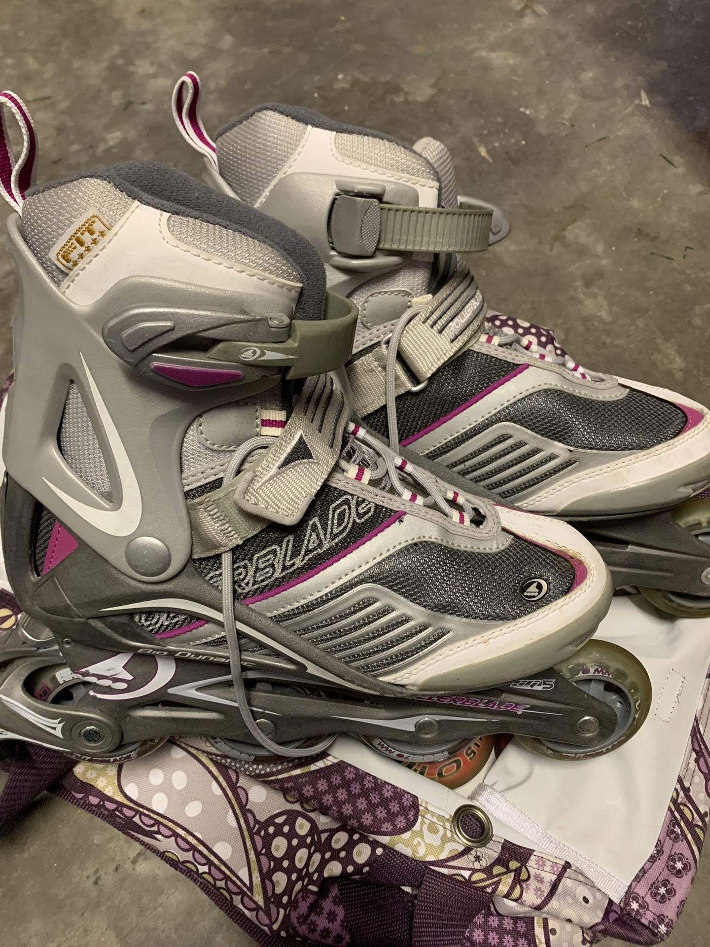 Womens Size 8 Roller Blades