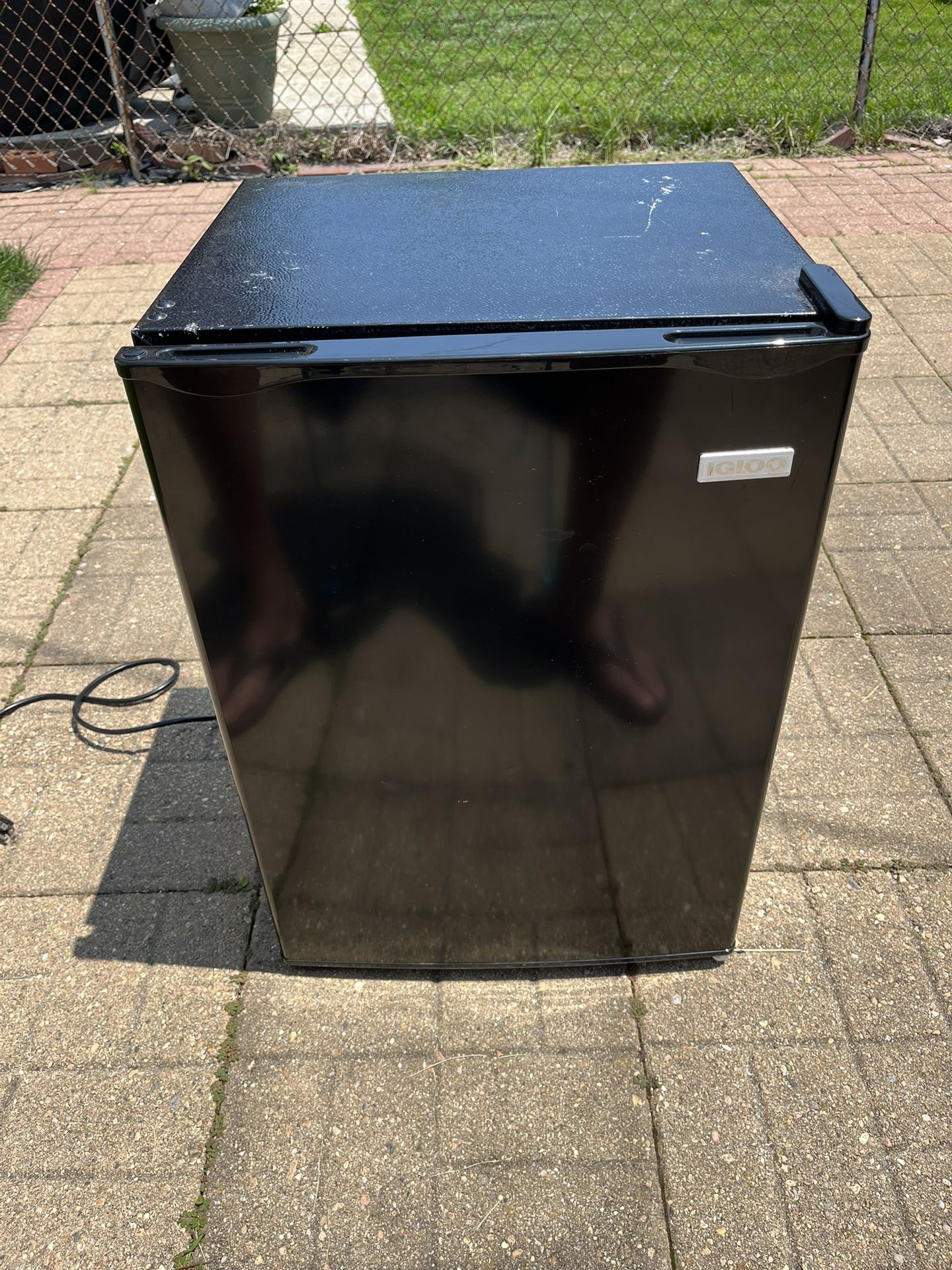 Igloo Mini Fridge