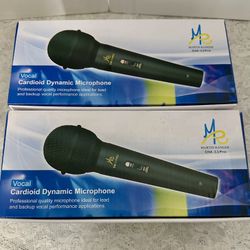 2 Dynamic Microphones 