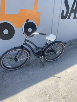 Huffy Black Woman Beach Cruiser Bike Bicycle 26” 
