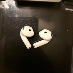 Apple AirPods 4th Generation ( No Case ) Work Perfectly In Very Good Conditions $90