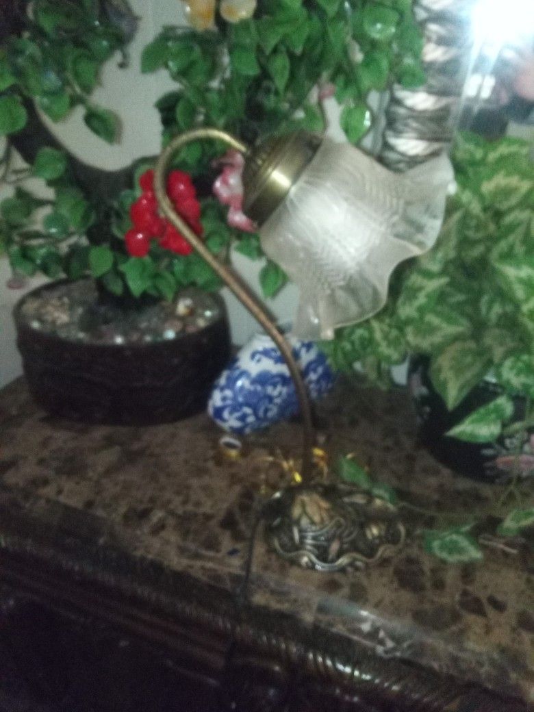 Antique Nightstand Lamp 🪔