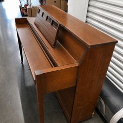 Spinet Piano