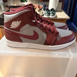 Jordan 1s Mid Cheerywood Red