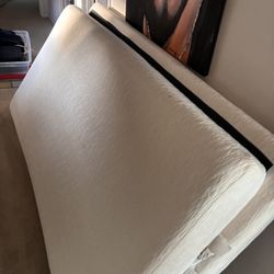 Twin Sized Bunk Bed Comes With Mattresses 