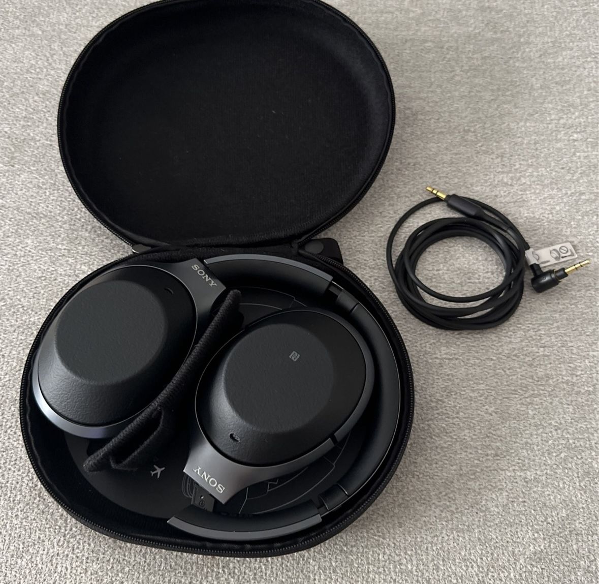 Sony WH XM2 Noise Cancelling Headphones