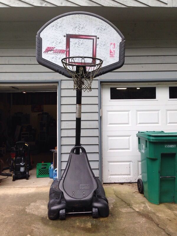 Huffy FastBreak Performance Adjustable Basketball Goal