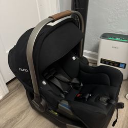 Nuna Pipa Carseat w/base