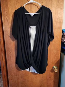 Avenue size 30/32 plus sized women's shirt