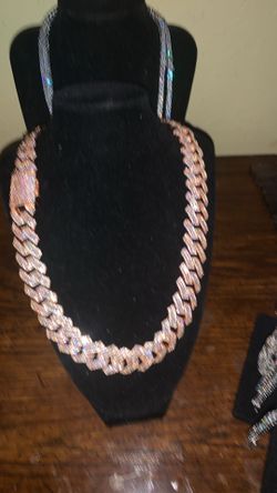 Beautiful iced out shiny 22in Cuban link baguette chain