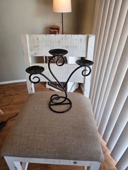 Black Metal 3-Candle Holder Candelabra