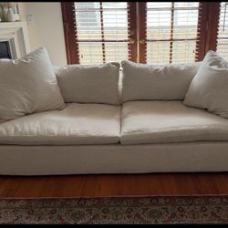 Couch (Utopia Sofa)