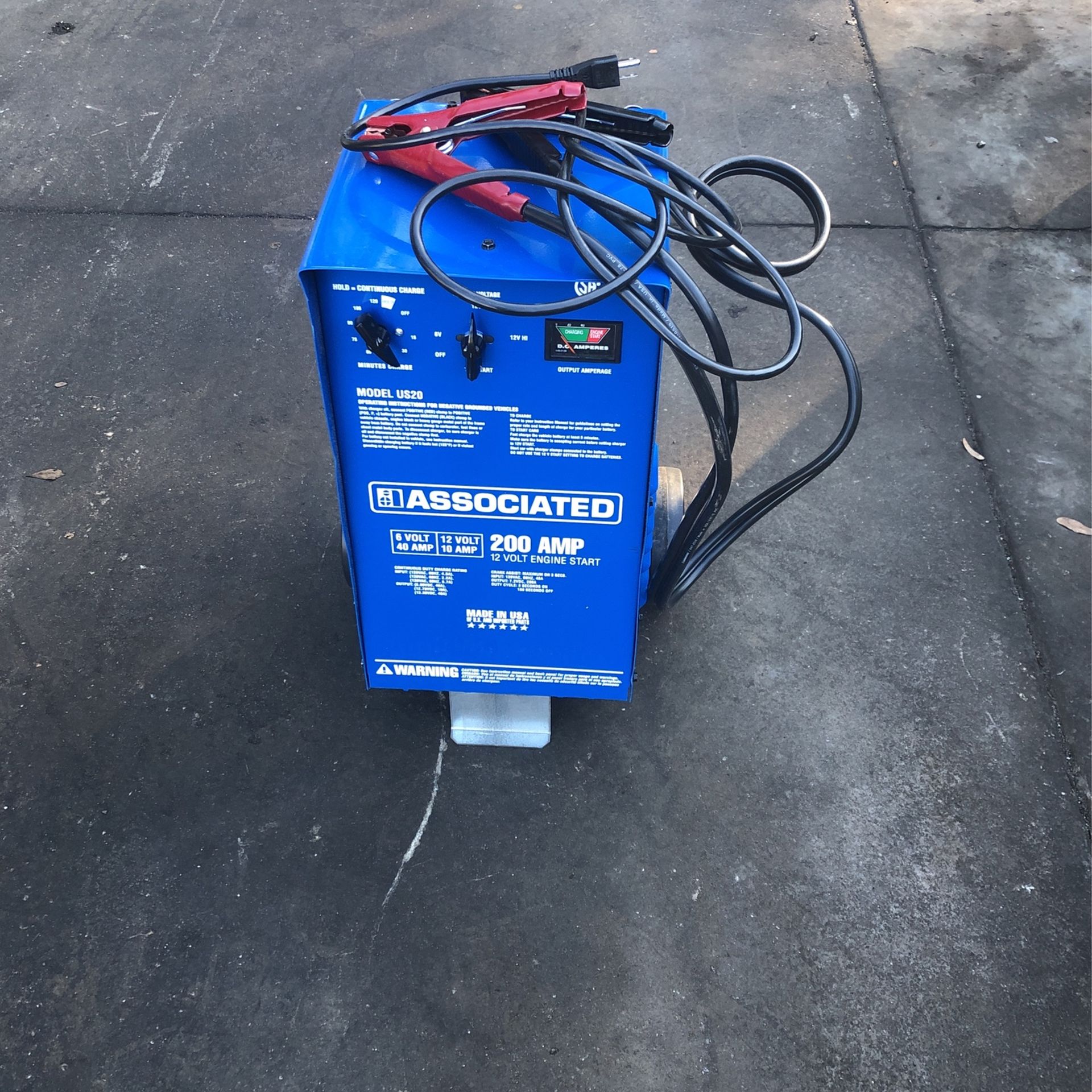 Associated Us20 Battery Charger