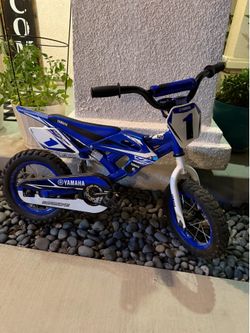 Boys 12” bike - Yamaha style dirt bike