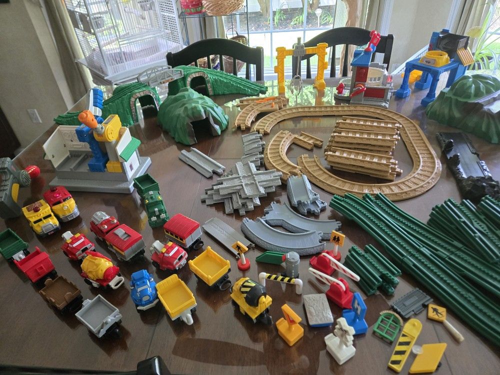 Fisher Price Geo Trax Train Set