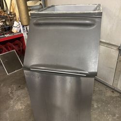 Manitowoc  Ice Bin
