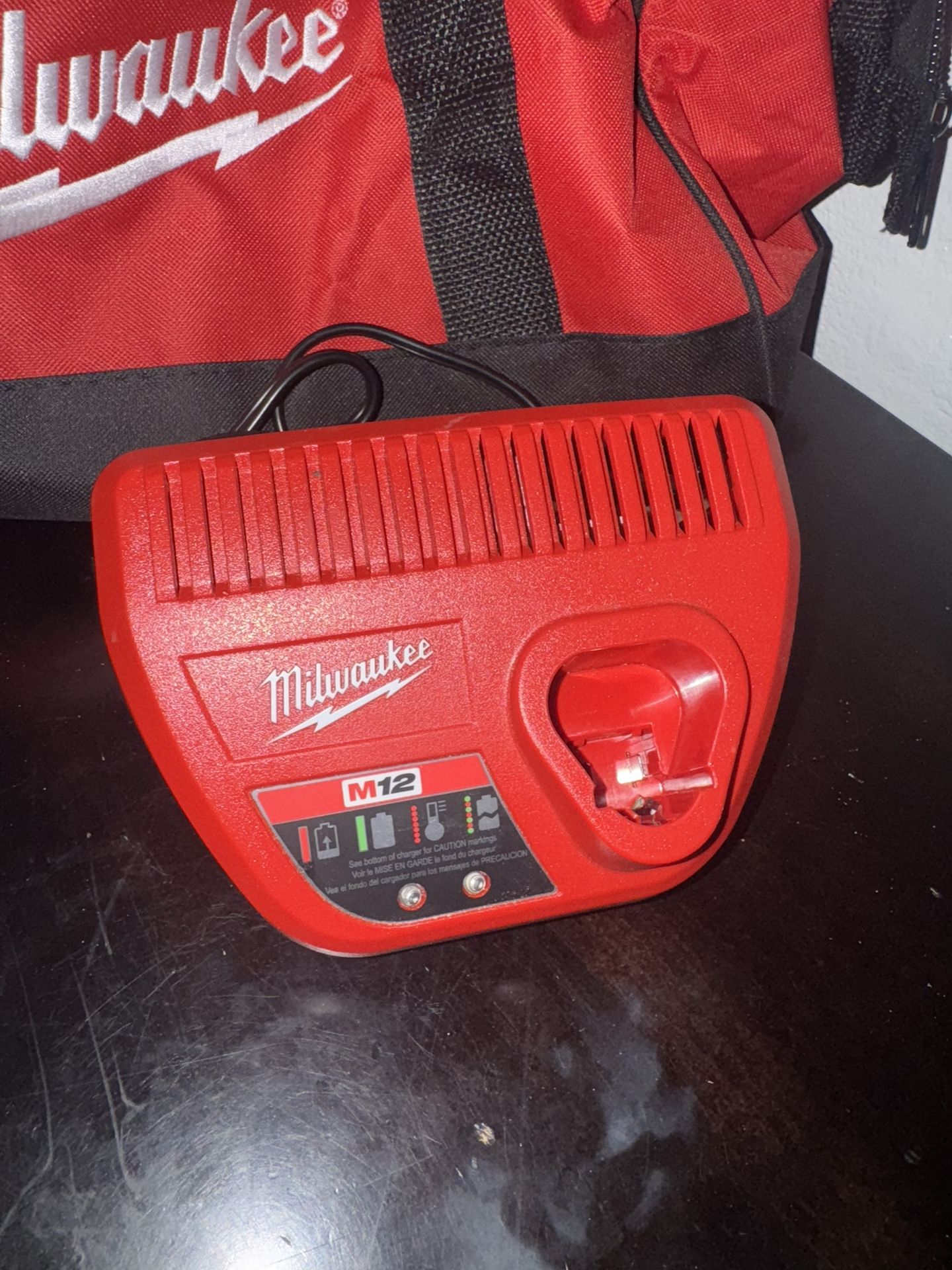 M12 Charger