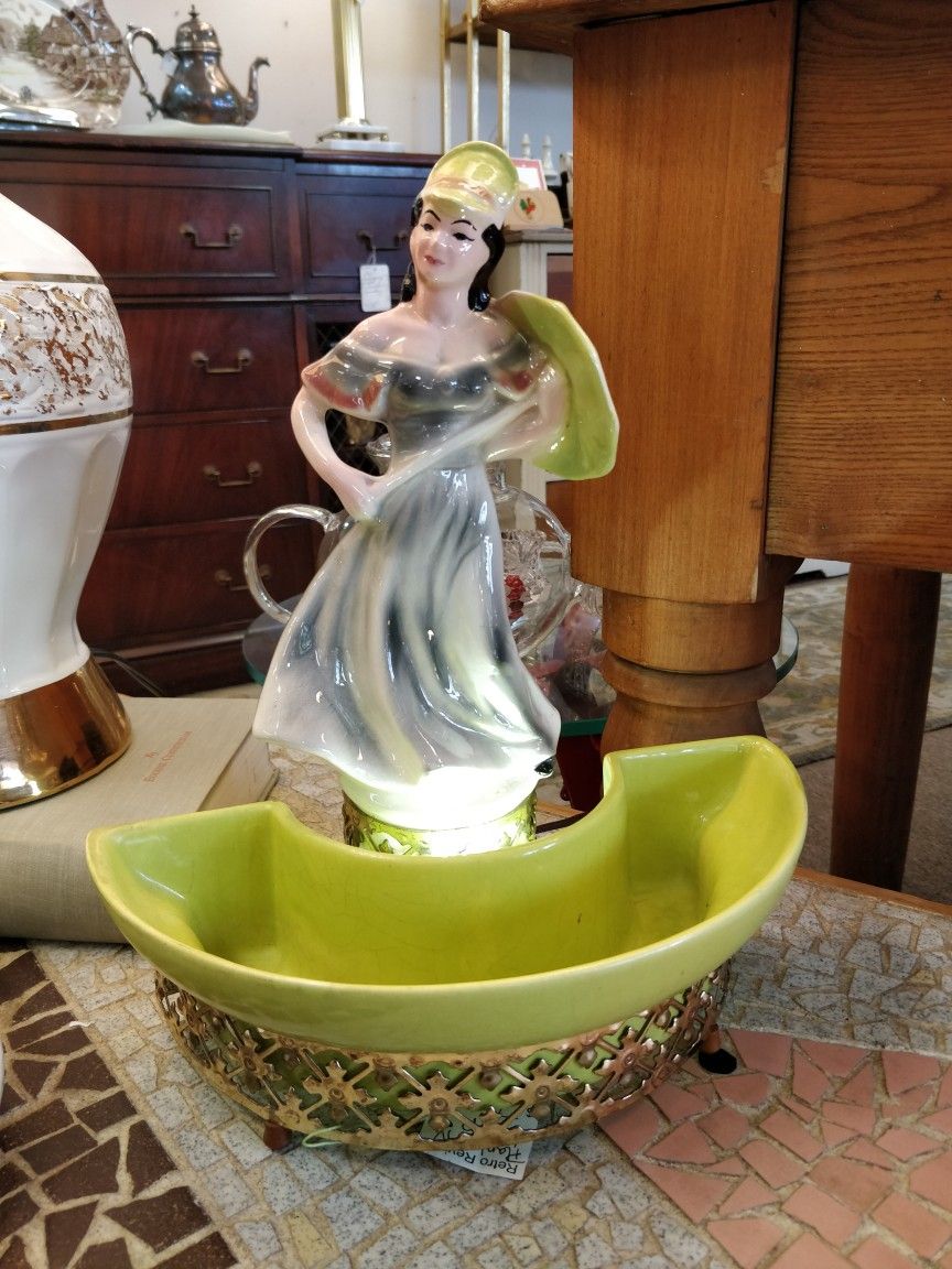 Vintage 1950'S MCM T.V. Lamp & Planter