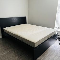 Queen Bed And Frame 