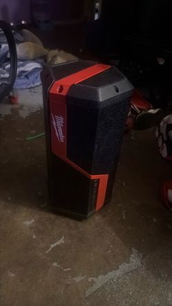 Milwaukee Bluetooth Job Site Speaker