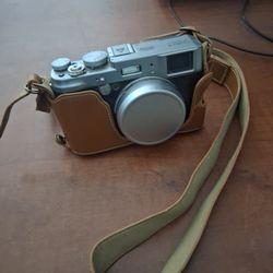 FujiFilm X100S Digital Camera