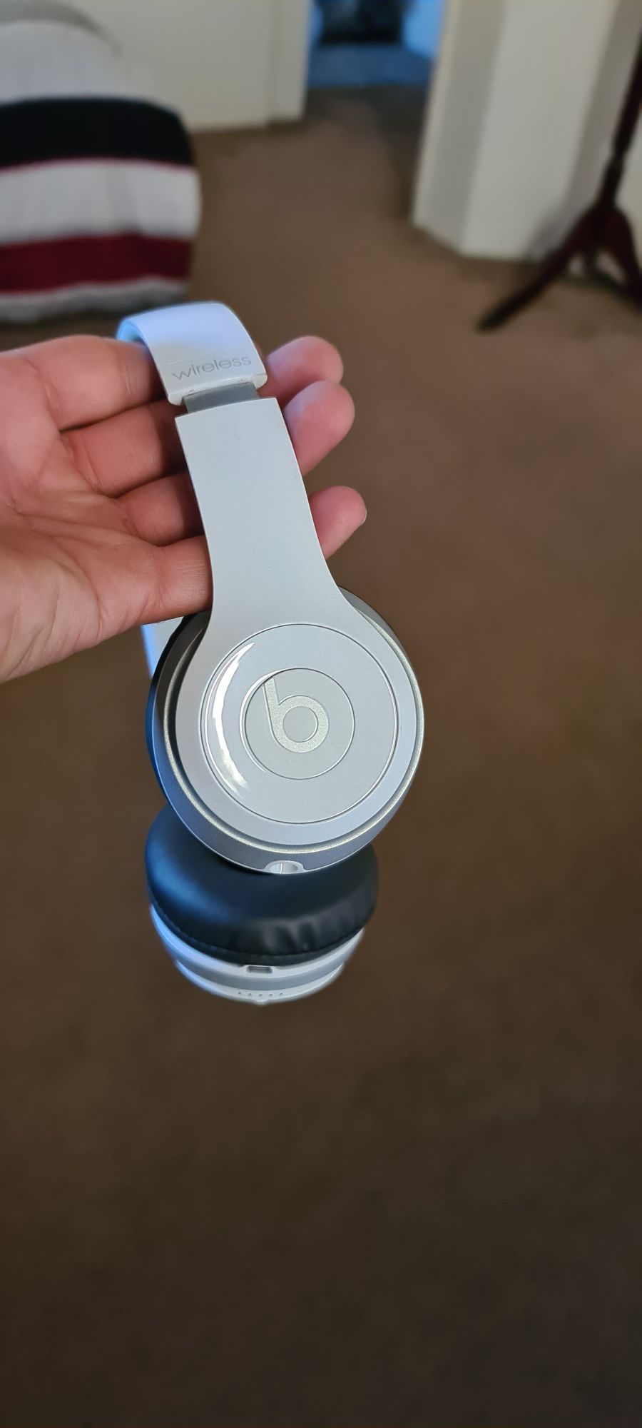 Beats Solo Wireless On-Ear Headphones - Gloss White
