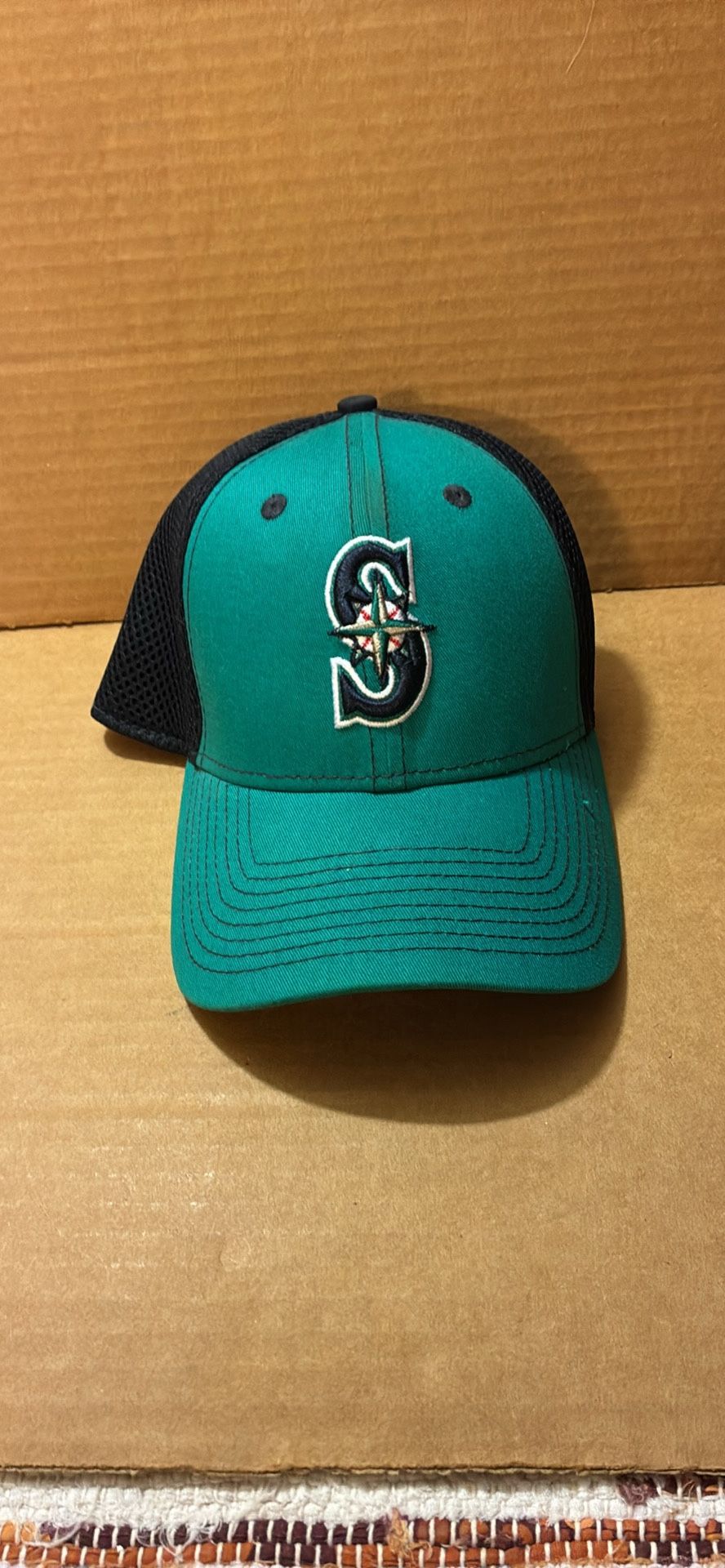 NEW SEATTLE MARINERS HAT 🧢 (Milwaukie,OR)